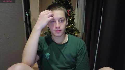 Snapshot of danila_trezzini chatting on 12-15-25, 09:19 danila online show from 12-15-25, 09:19