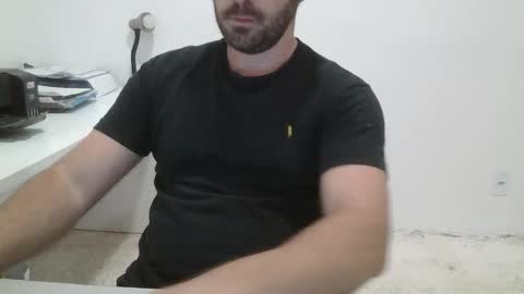 Snapshot of danioli614 chatting on 11-04-25, 12:32 Dani Oli online show from 11-04-25, 12:32