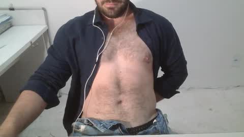 Snapshot of danioli614 chatting on 11-25-25, 11:38 Dani Oli online show from 11-25-25, 11:38