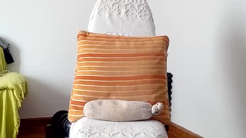 Snapshot of daniroca8 chatting on 10-27-25, 03:38 daniroca8 online show from 10-27-25, 03:38