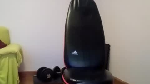 Snapshot of daniroca8 chatting on 11-05-25, 02:44 daniroca8 online show from 11-05-25, 02:44