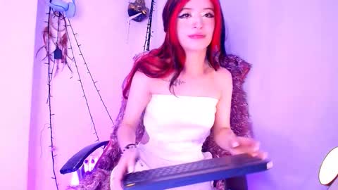 Snapshot of danita_veelz chatting on 10-18-25, 04:37 danita_veelz online show from 10-18-25, 04:37