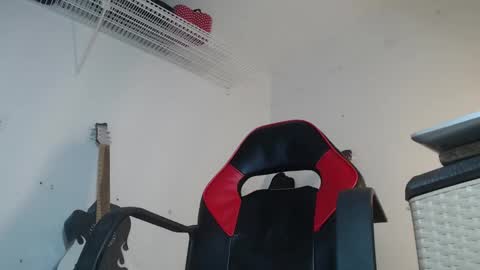 Snapshot of dann_hill1 chatting on 03-06-25, 12:32 dann hill1 online show from 03-06-25, 12:32