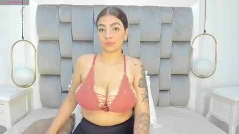 Danna online show from 02-21-25, 11:44