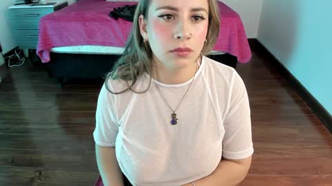 Danna martinezz online show from 01-12-25, 01:11