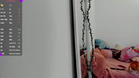 Danna Rhodes online show from 11-24-25, 05:07