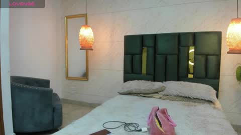 Snapshot of dannaa_williams chatting on 10-14-25, 11:22 Danna online show from 10-14-25, 11:22