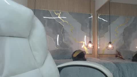 danna online show from 10-20-25, 07:47