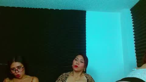 dannamomcerrat online show from 01-21-25, 04:21