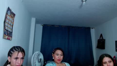 dannamomcerrat online show from 02-11-25, 03:50