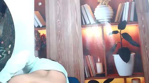 dannamomcerrat online show from 10-18-25, 08:31