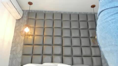 Danna online show from 12-18-25, 12:11