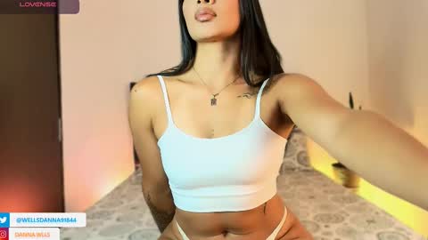 Danna Wells online show from 10-10-25, 06:51