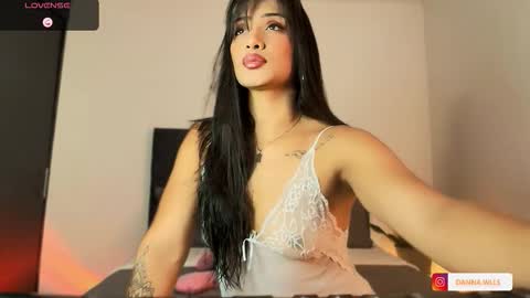 Danna Wells online show from 11-28-25, 06:21