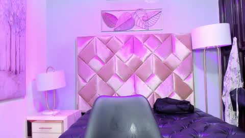 danniakross online show from 09-20-25, 04:46