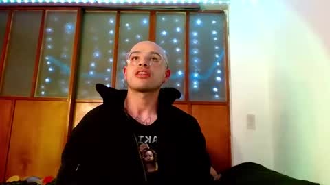 Snapshot of dannihotboy02 chatting on 02-11-26, 02:49 danni online show from 02-11-26, 02:49