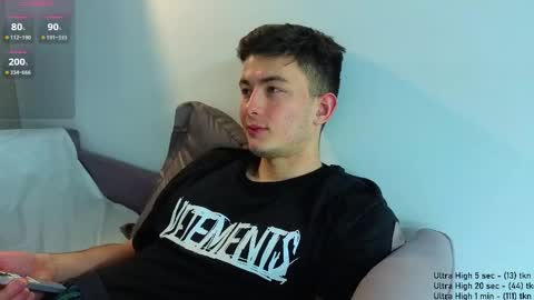 Snapshot of danny__magic chatting on 11-01-25, 07:27 danny__magic online show from 11-01-25, 07:27