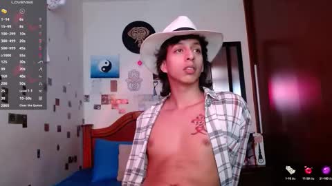 Snapshot of danny__phantom chatting on 10-13-25, 07:03 phantom555 online show from 10-13-25, 07:03