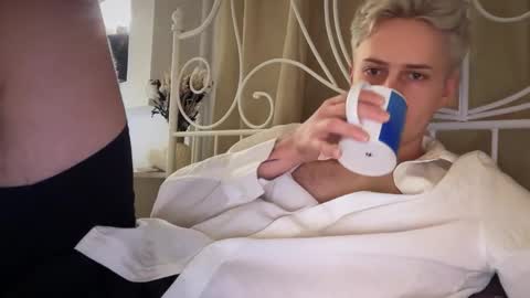 Snapshot of danny_love01 chatting on 10-21-25, 03:24 danny online show from 10-21-25, 03:24