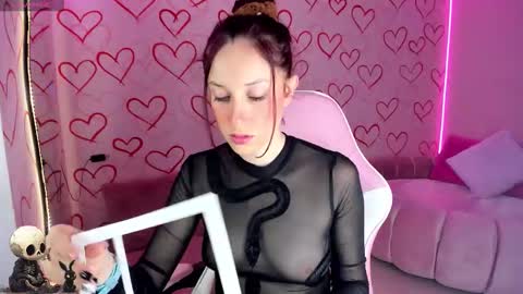 Snapshot of danny_s22 chatting on 11-05-25, 01:33 Danny online show from 11-05-25, 01:33