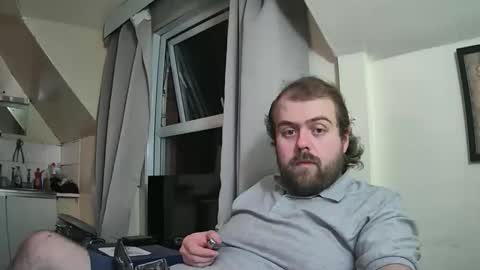 Snapshot of dannyb0y95 chatting on 10-13-25, 07:36 Danny online show from 10-13-25, 07:36