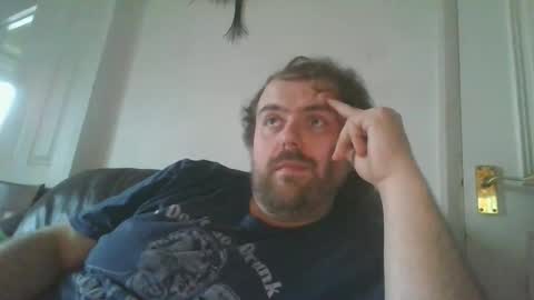 Snapshot of dannyb0y95 chatting on 11-09-25, 01:53 Danny online show from 11-09-25, 01:53