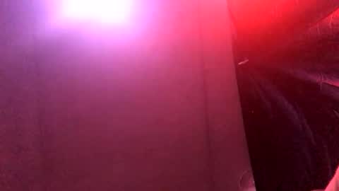 Snapshot of dansone21 chatting on 09-26-25, 12:42 dansone21 online show from 09-26-25, 12:42