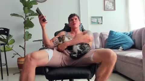 Snapshot of dantecummingss chatting on 12-18-25, 06:47 Dante online show from 12-18-25, 06:47