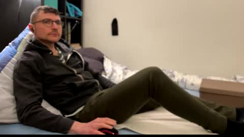 Snapshot of dantheman233 chatting on 04-12-26, 08:58 Daniel online show from 04-12-26, 08:58