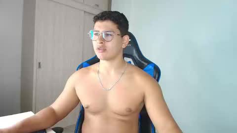 Snapshot of dantraxx chatting on 12-11-24, 11:00 Dantraxx online show from 12-11-24, 11:00