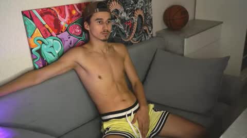Snapshot of danyx__ chatting on 09-19-25, 05:57 Dany online show from 09-19-25, 05:57