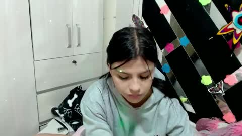 daphne877046 online show from 09-26-25, 05:39