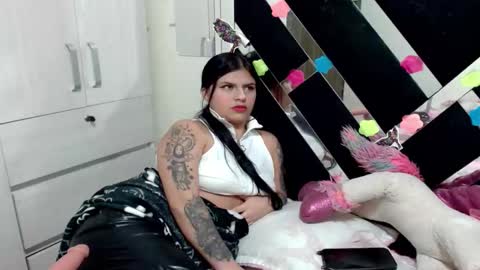 Snapshot of daphne877046 chatting on 10-30-25, 04:03 daphne877046 online show from 10-30-25, 04:03