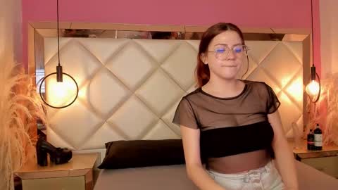 daphne_and_roger online show from 10-03-25, 11:40