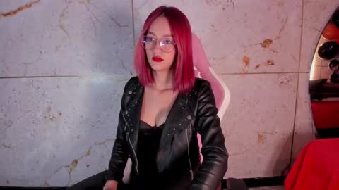 Snapshot of daphne_courtis chatting on 10-20-25, 03:07 Daphne online show from 10-20-25, 03:07