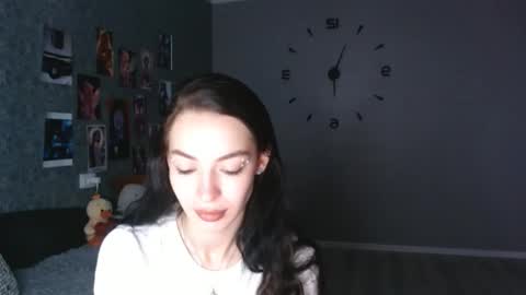 Daphne Darkthorn online show from 10-21-25, 02:56