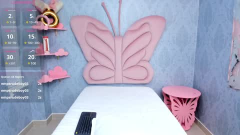 Snapshot of daphne_fox_ chatting on 12-28-24, 02:10 Daphne  online show from 12-28-24, 02:10