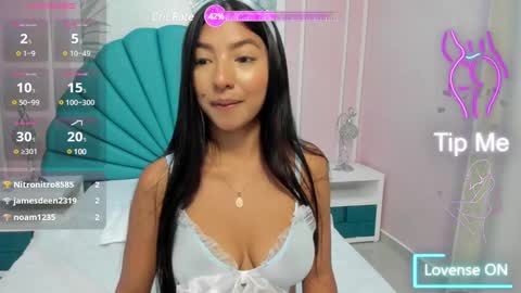 Snapshot of daphne_fox_ chatting on 02-02-25, 05:32 Daphne  online show from 02-02-25, 05:32