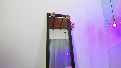 Daphne  online show from 03-01-25, 03:49