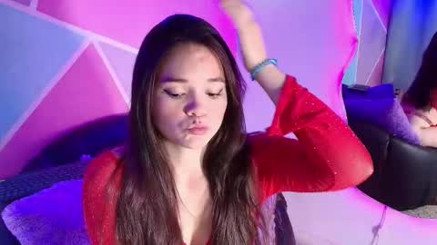 Daphne  online show from 11-22-25, 03:55