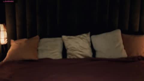 Agatha  online show from 10-20-25, 12:49