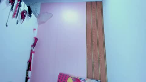 daphneandrade online show from 11-21-25, 04:05