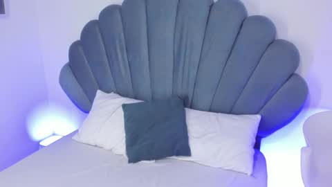 Snapshot of daphneblunt chatting on 11-26-25, 01:45 DaphneBlunt online show from 11-26-25, 01:45