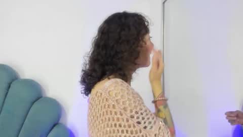 Snapshot of daphneblunt chatting on 12-05-25, 07:32 DaphneBlunt online show from 12-05-25, 07:32