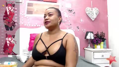 Snapshot of daphneeglow chatting on 03-02-25, 01:05 daphneeglow online show from 03-02-25, 01:05