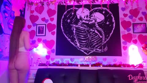 Daphne Madison online show from 02-05-25, 05:41