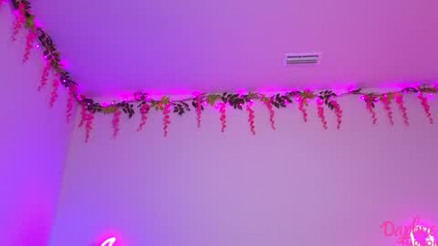 Snapshot of daphnemadison chatting on 11-07-25, 09:15 Daphne Madison online show from 11-07-25, 09:15