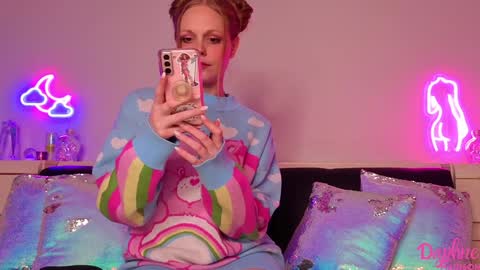 Snapshot of daphnemadison chatting on 11-25-25, 08:09 Daphne Madison online show from 11-25-25, 08:09