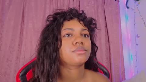 Snapshot of daphnewalker__ chatting on 12-18-25, 11:27 Daphne online show from 12-18-25, 11:27