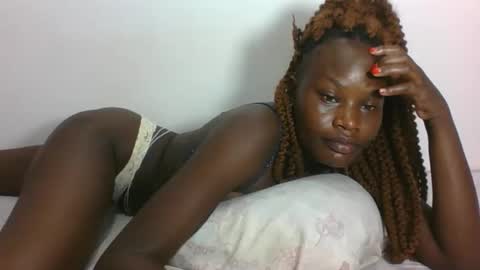 Snapshot of darberry21 chatting on 02-05-26, 04:39 ESTHER online show from 02-05-26, 04:39